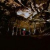 探险家手记：约翰·史密斯的石山冒险之旅——神秘的地质现象，古老的传说与绝妙的自然风光