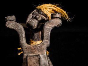 权力的游戏:钢铁王座背后的权谋与斗争,揭示鲜血与荣耀的交织 权力的游戏:钢铁王座背后的权谋与斗争,揭示鲜血与荣耀的交织