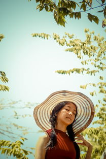 (一脚踢翻尘世路)一脚踢翻尘世界，两肩担起古今愁的沉重责任