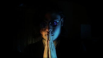 邪域战灵交易网：揭秘灵魂交易暗黑市场与神秘战灵异能者之间的微妙关联
